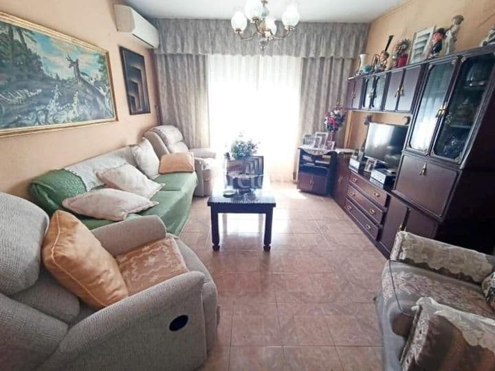 5 bedrooms apartment for rent in Universidad, Spain - Image 2