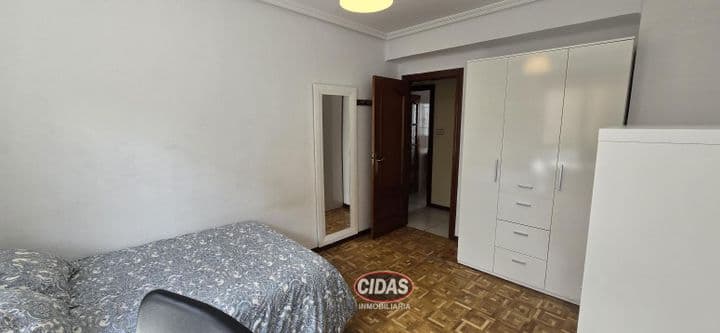 1 bedroom apartment for rent in Oviedo, Spain - Image 4