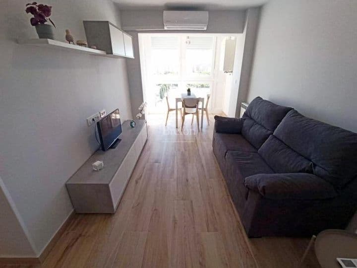 3 bedrooms apartment for rent in Universidad, Spain - Image 2