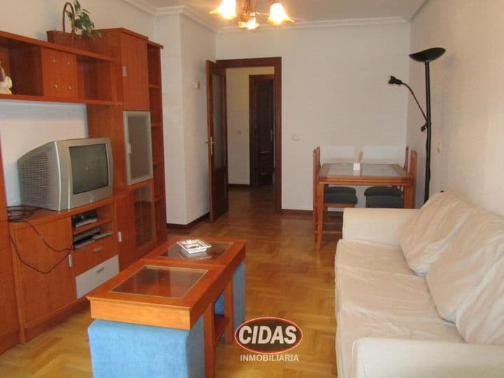 4 bedrooms apartment for rent in Oviedo, Spain - Image 2