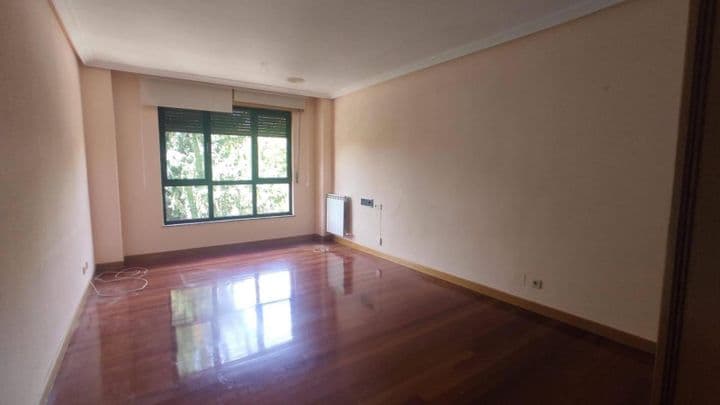 2 bedrooms apartment for rent in Valladolid, Spain - Image 4