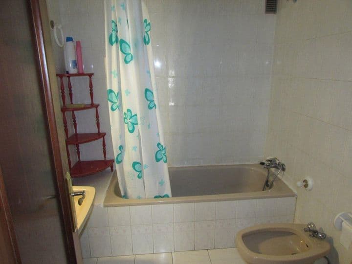 4 bedrooms apartment for rent in Albacete, Spain - Image 12