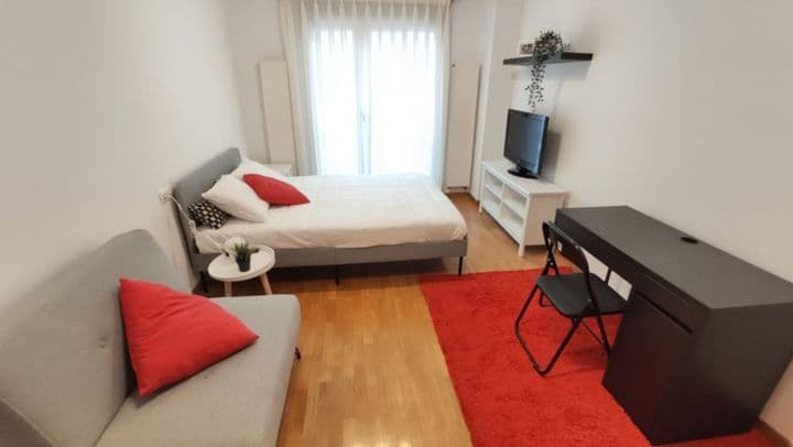 1 bedroom apartment for rent in Oviedo, Spain - Image 5