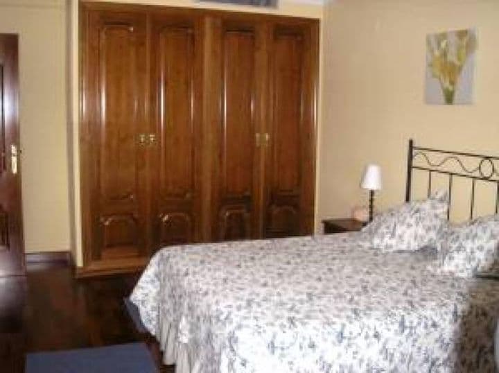 1 bedroom apartment for rent in Valladolid, Spain - Image 9