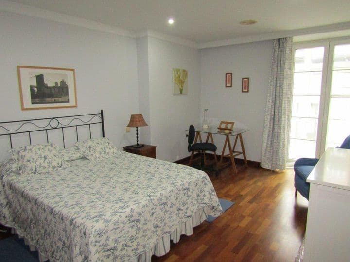 1 bedroom apartment for rent in Valladolid, Spain - Image 8