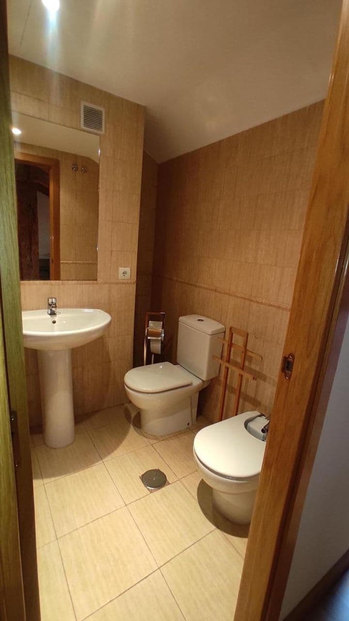 1 bedroom apartment for rent in Valladolid, Spain - Image 7