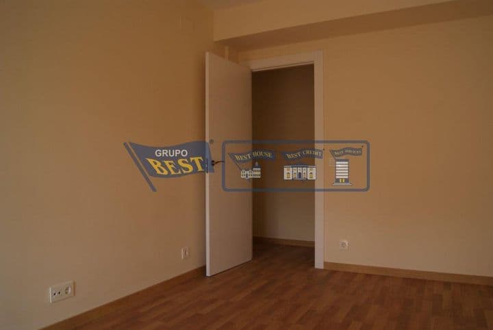 3 bedrooms apartment for rent in Leon, Spain - Image 10