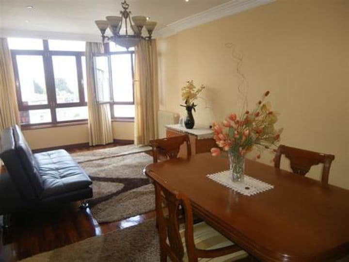 4 bedrooms apartment for rent in Vigo, Spain - Image 3