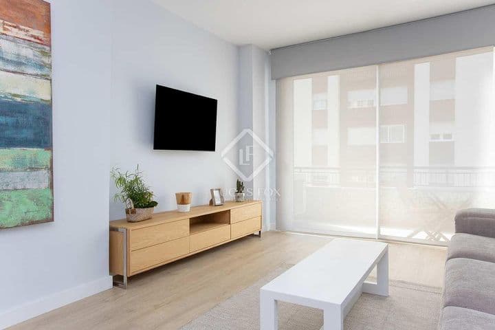 4 bedrooms apartment for rent in Barcelona, Spain - Image 2