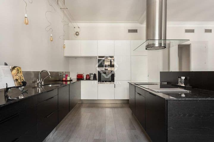 3 bedrooms apartment for rent in Barcelona, Spain - Image 10