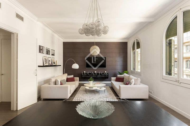 3 bedrooms apartment for rent in Barcelona, Spain - Image 2