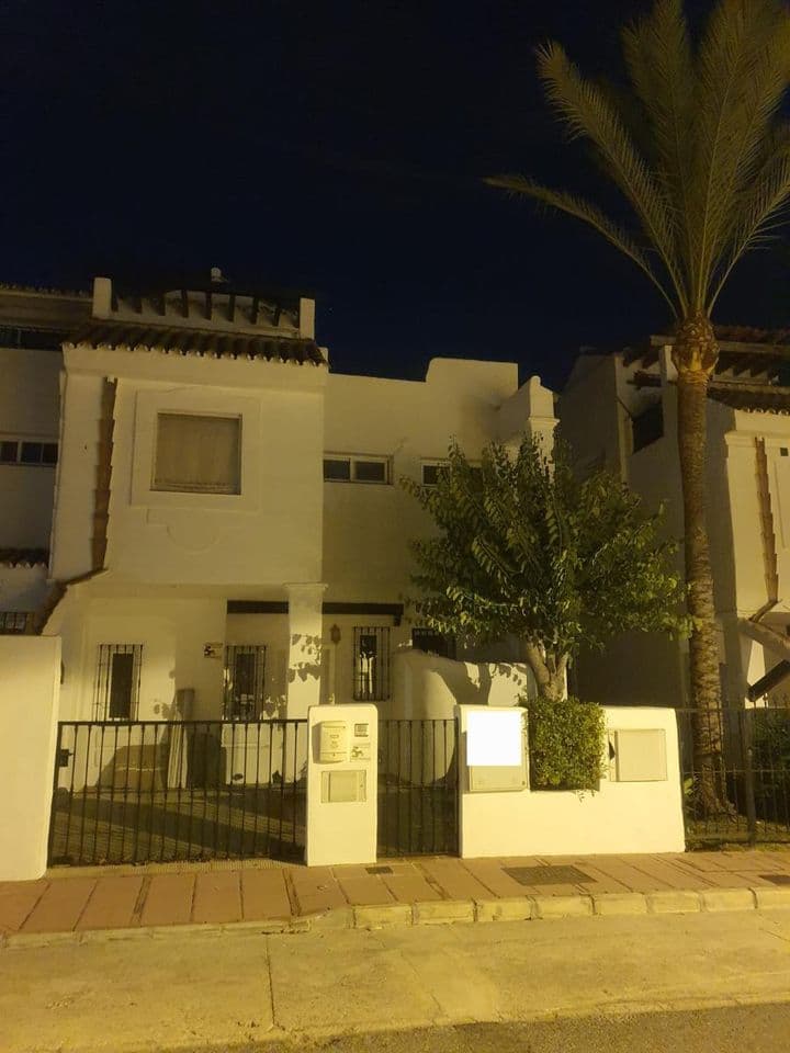 3 bedrooms apartment for rent in Marbella, Spain - Image 10