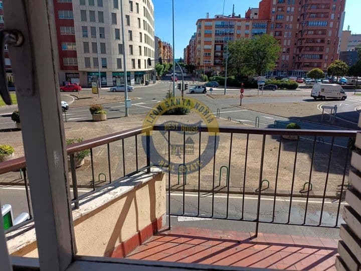 4 bedrooms apartment for sale in Leon, Spain - Image 5