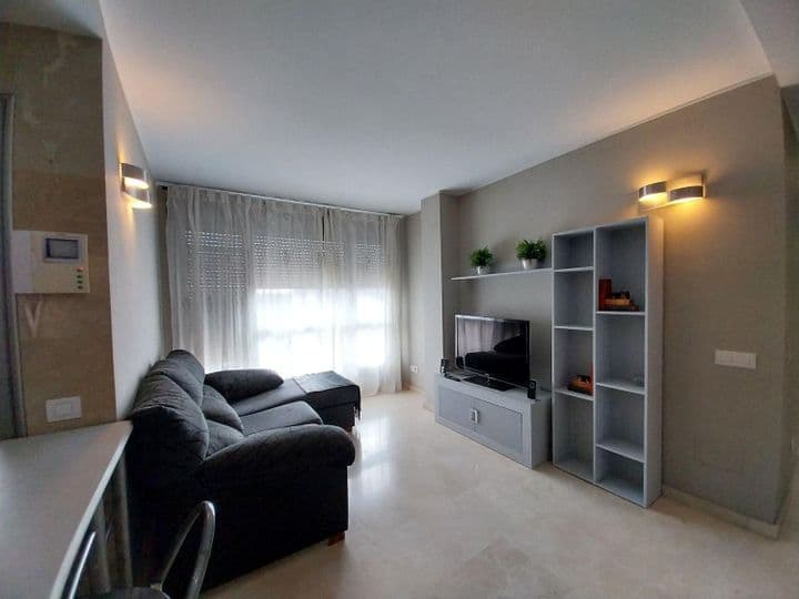 2 bedrooms apartment for rent in Ciudad Alta, Spain - Image 3