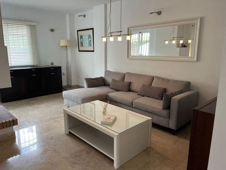 4 bedrooms house for rent in Nueva Andalucia, Spain - Image 3