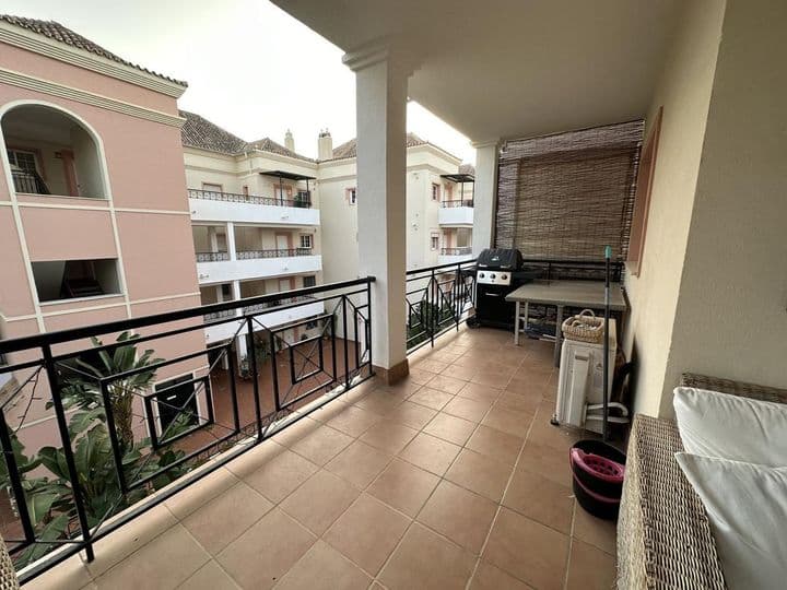 2 bedrooms apartment for rent in Nueva Andalucia, Spain - Image 4