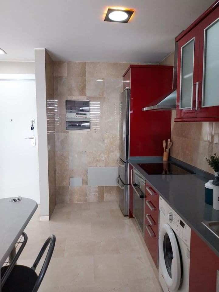 2 bedrooms apartment for rent in Ciudad Alta, Spain - Image 5