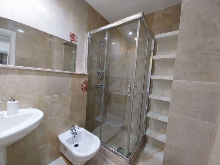 2 bedrooms apartment for rent in Ciudad Alta, Spain - Image 12