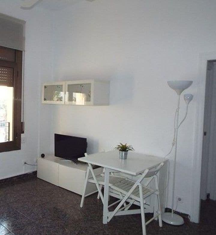 2 bedrooms apartment for rent in Ciutat Vella, Spain - Image 6