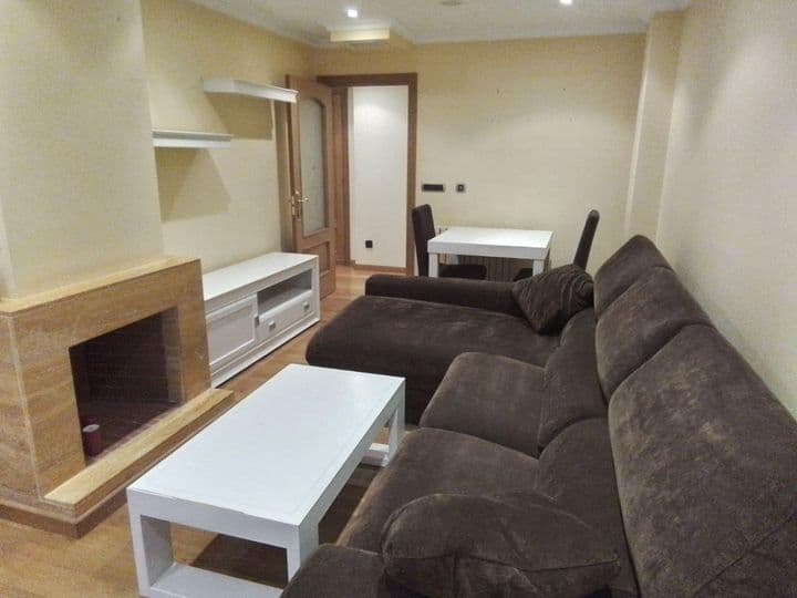 2 bedrooms apartment for rent in Vigo, Spain - Image 2