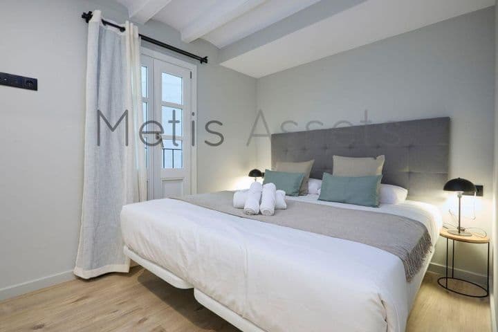 2 bedrooms apartment for rent in Gotic, Spain - Image 12