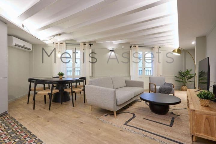 2 bedrooms apartment for rent in Gotic, Spain