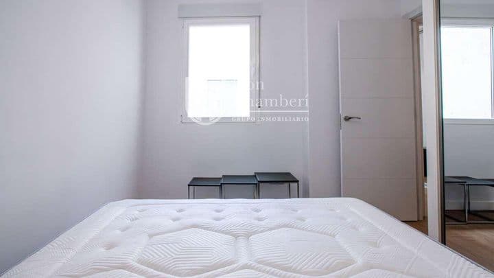 2 bedrooms apartment for rent in Chamberi, Spain - Image 9