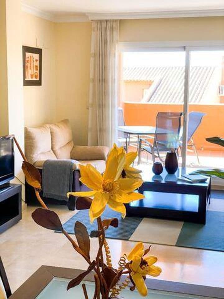 2 bedrooms apartment for rent in Elviria-Cabopino, Spain - Image 5