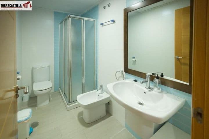 2 bedrooms apartment for rent in Albacete, Spain - Image 7