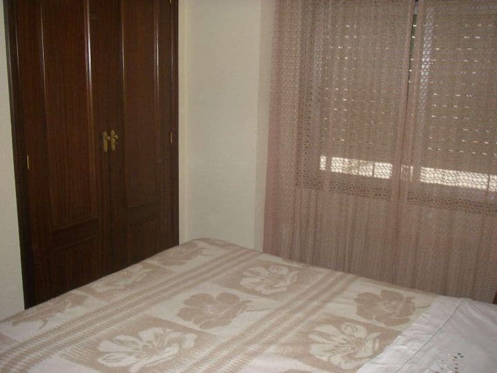 1 bedroom apartment for rent in Salamanca, Spain - Image 7