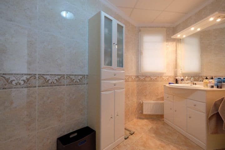 4 bedrooms apartment for rent in Calpe, Spain - Image 9