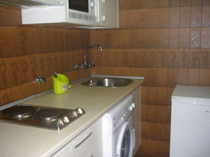 1 bedroom apartment for rent in Salamanca, Spain - Image 4