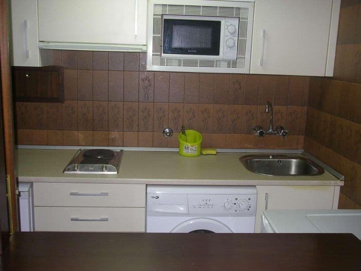 1 bedroom apartment for rent in Salamanca, Spain - Image 5