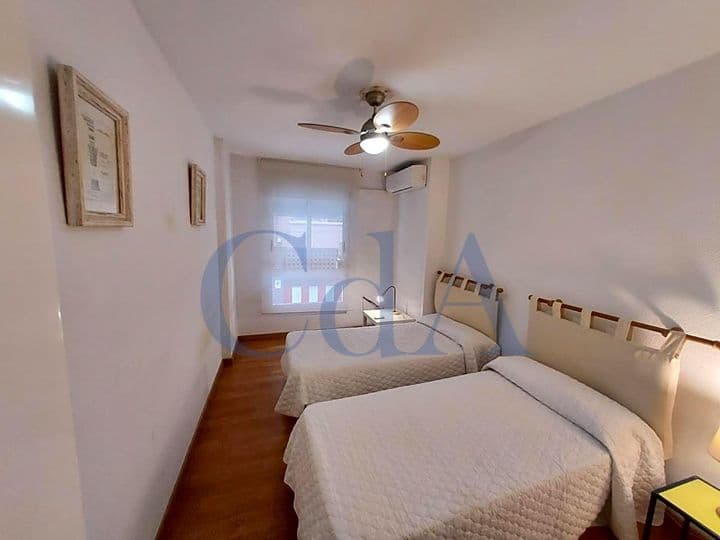 3 bedrooms apartment for rent in Centro, Spain - Image 3