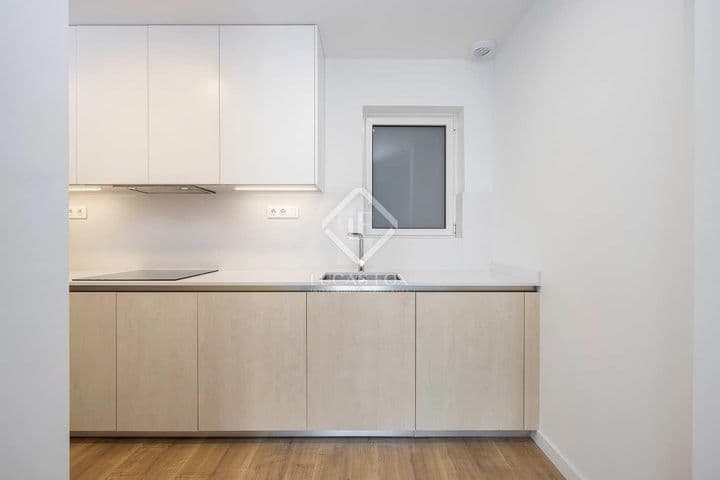 2 bedrooms apartment for rent in Barcelona, Spain - Image 10