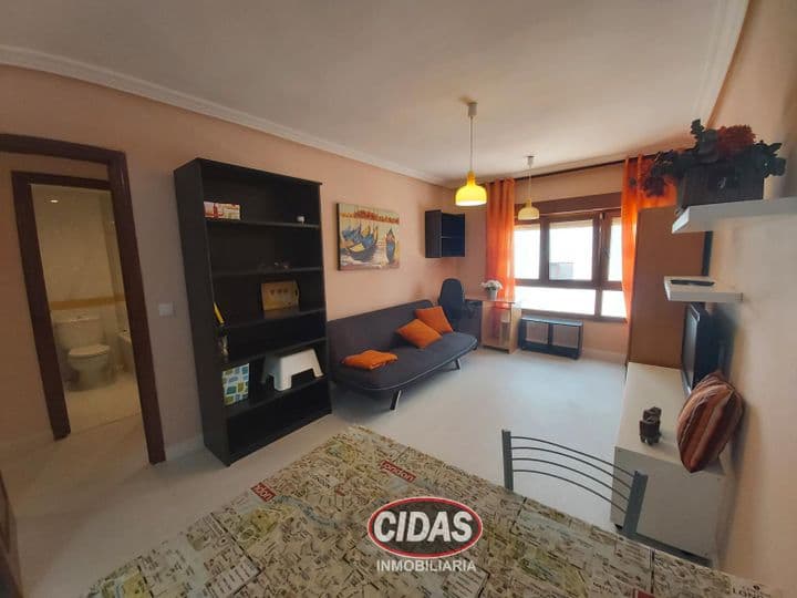 1 bedroom apartment for rent in Oviedo, Spain - Image 2