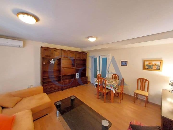 3 bedrooms apartment for rent in Centro, Spain - Image 9