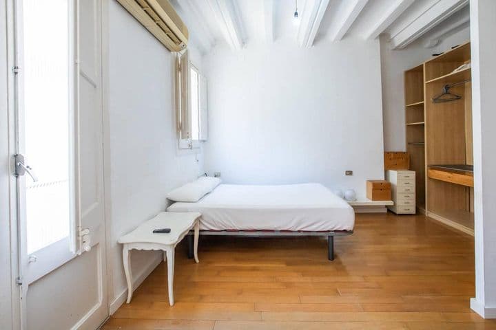 1 bedroom apartment for rent in Gotic, Spain - Image 12