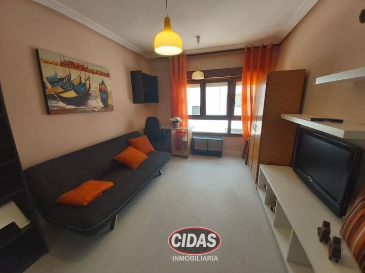 1 bedroom apartment for rent in Oviedo, Spain - Image 3