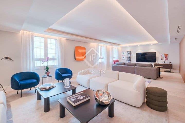 4 bedrooms apartment for sale in Madrid, Spain - Image 2