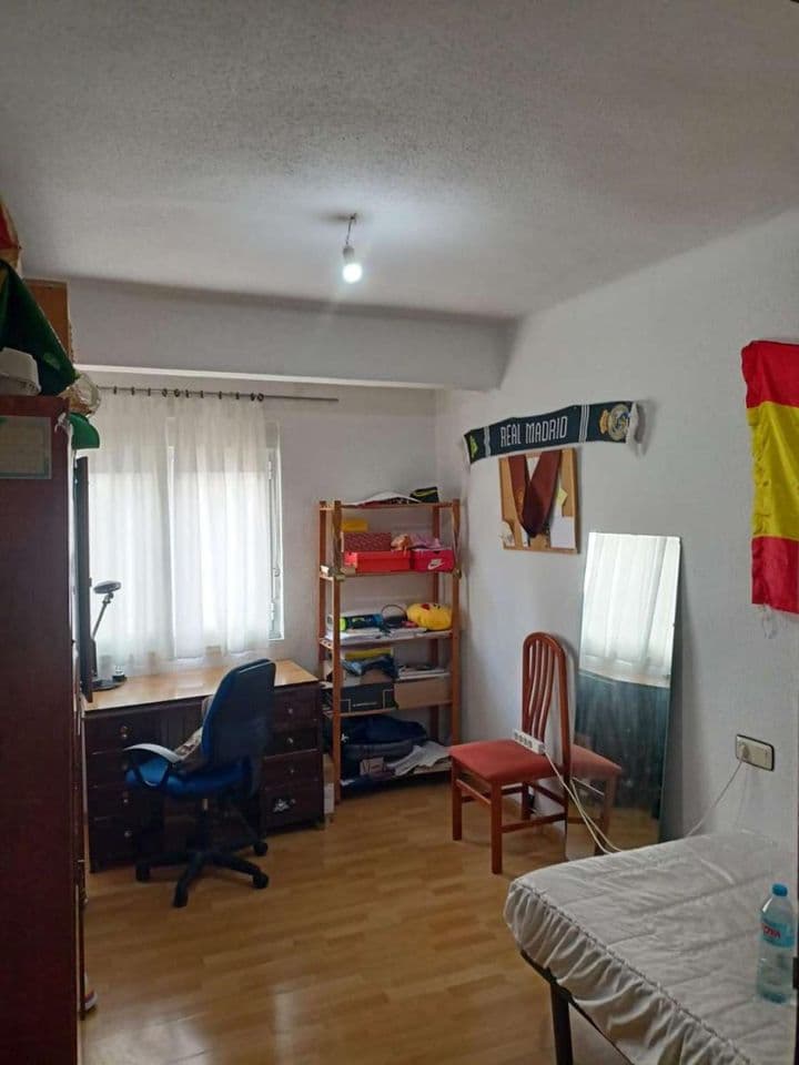 4 bedrooms apartment for rent in Salamanca, Spain - Image 7