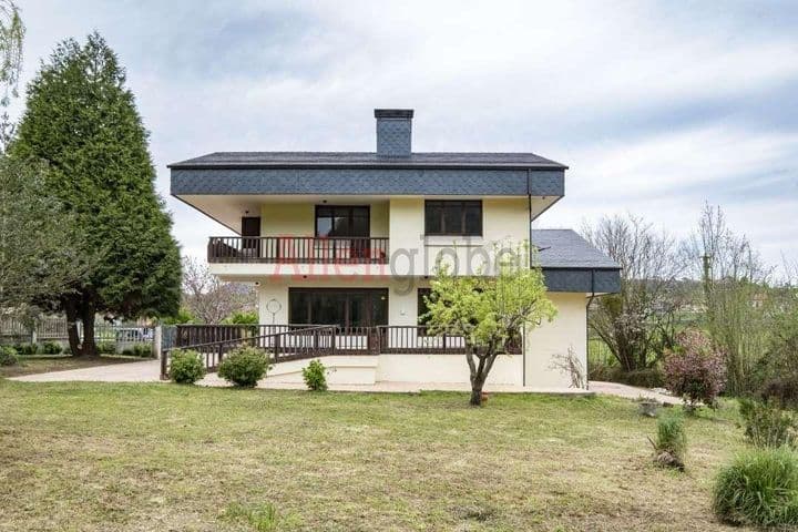 4 bedrooms house for sale in Siero, Spain - Image 4