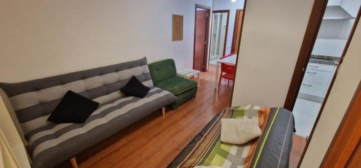 3 bedrooms apartment for rent in Santiago de Compostela, Spain - Image 2