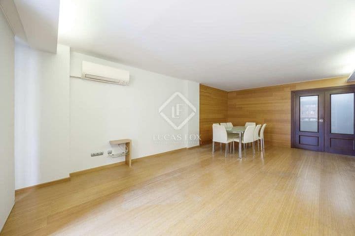 4 bedrooms apartment for rent in Valencia, Spain - Image 8