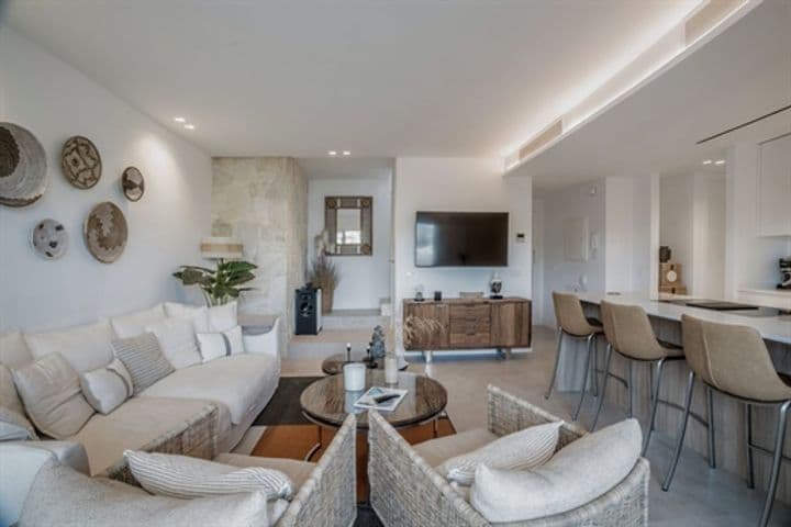 4 bedrooms apartment for sale in Nueva Andalucia, Spain - Image 3