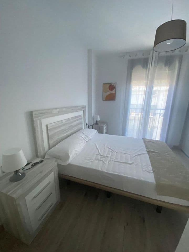 2 bedrooms apartment for rent in Figares, Spain - Image 3