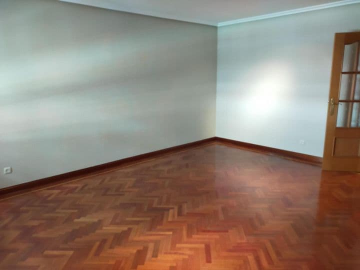 3 bedrooms apartment for rent in Leon, Spain - Image 3