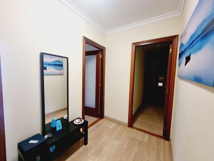 3 bedrooms apartment for rent in Las Palmas de Gran Canaria, Spain - Image 4