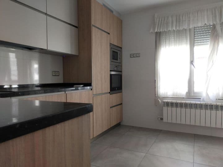 3 bedrooms apartment for rent in Leon, Spain - Image 5