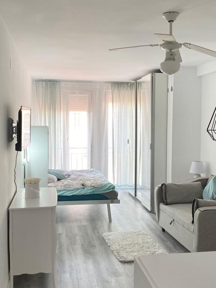 1 bedroom apartment for rent in Torrevieja, Spain - Image 2